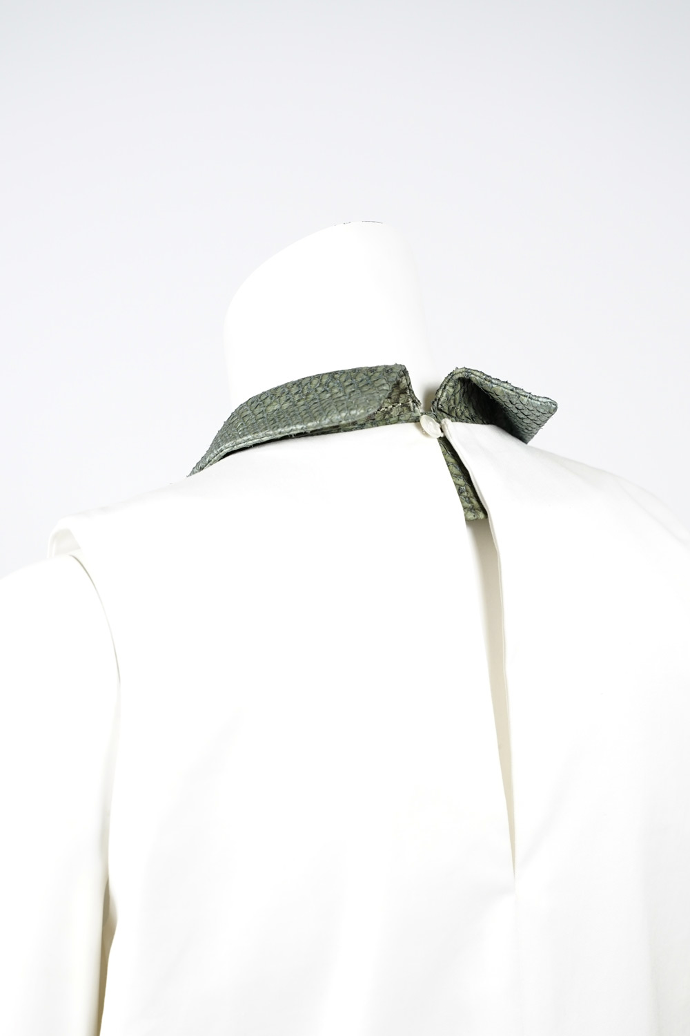 Halsschmuck Plastron Fischleder Rothöll