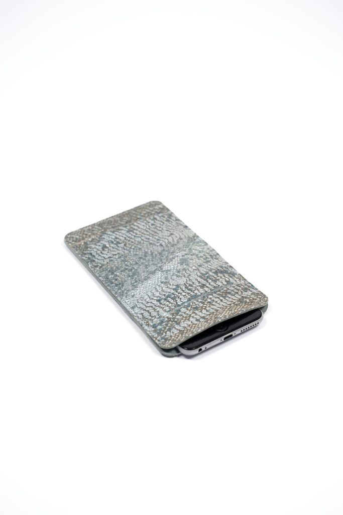 Edles Smartphone-Etui aus Fischleder